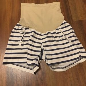 Maternity shorts
